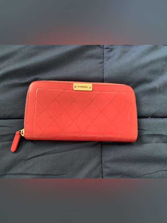 CHANEL Handbags - Chanel Pink Quilted Leather Zip Wallet